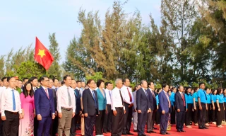 Thiêng liêng lễ tưởng niệm 64 chiến sĩ hải quân hi sinh tại Gạc Ma 