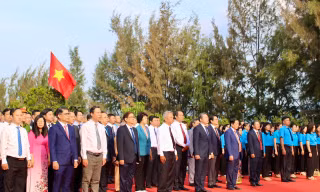 Thiêng liêng lễ tưởng niệm 64 chiến sĩ hải quân hi sinh tại Gạc Ma 