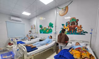 Tăng thêm hàng trăm người nghi ngộ độc do ăn cơm gà ở Nha Trang 