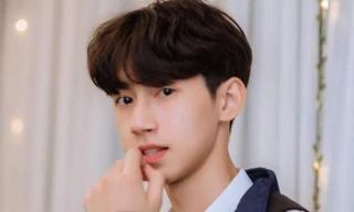 Chụp chung MC Diệp Chi (Đường lên đỉnh Olympia), nam sinh gây chú ý bởi vẻ ngoài điển trai