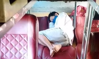 Người đàn ông phụ hồ bật khóc vì làm mất 32 triệu về quê ăn Tết và cái kết ấm lòng