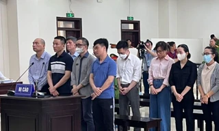 Phúc thẩm vụ Công ty Việt Á: Cựu vụ phó Bộ KH&CN liệt kê cả bằng khen, giấy khen của con mong tòa ghi nhận