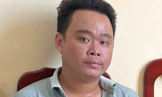 Đâm hai người hàng xóm thương vong rồi về nhà chờ công an bắt