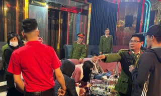 Cảnh sát kiểm tra cơ sở giải trí 'hot' nhất nhì Vĩnh Phúc