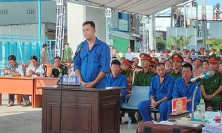 Xét xử nhóm đối tượng sơn lại tàu, đưa ngư phủ trốn ra nước ngoài đánh bắt trái phép