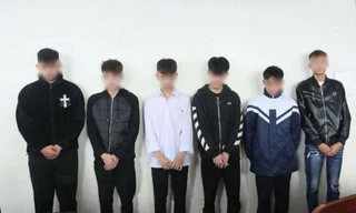 Vụ nữ sinh 15 tuổi tử vong bên vệ đường: Triệu tập 6 đối tượng liên quan cuộc hỗn chiến trong đêm