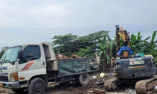Hà Nội: Buộc đối tượng đổ trộm trạc thải trên đất dự án công viên trả lại nguyên trạng