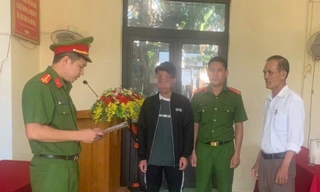 Nam sinh lớp 12 mang dao vào trường đâm bạn học 