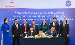 Đại diện Tổng Công ty Phát điện 3 - EVNGENCO 3 và GE Việt Nam tại lễ ký hợp đồng.