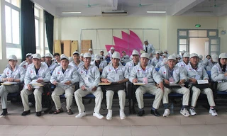 Lao động Việt Nam đi làm việc theo chương trình EPS