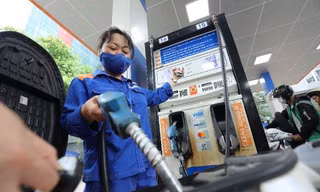 Giá xăng giảm từ 15h chiều nay