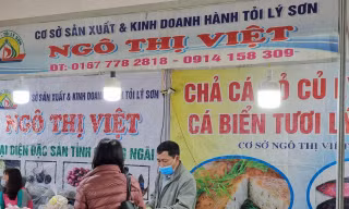 Đặc sản ba miền đổ về Hà Nội bán Tết 