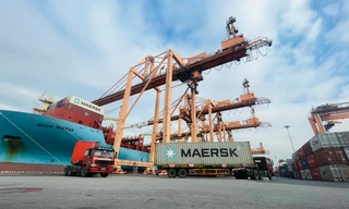 Nhiều cảng ở Hải Phòng dừng tiếp nhận hàng vì bão