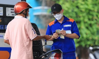 Giá xăng tiếp tục tăng vào ngày mai?