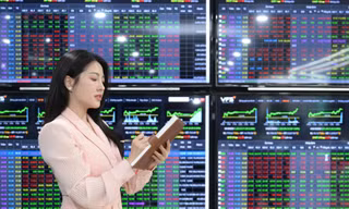 Chứng khoán rực rỡ như pháo hoa, hơn 1,3 tỷ USD 'sang tay' chớp nhoáng 