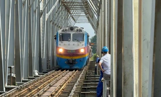 Sắp dỡ lệnh cấm tàu qua cầu Long Biên, cầu Đuống 