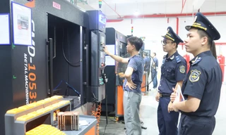 Lý do hơn 100 doanh nghiệp bị dừng thủ tục hải quan 