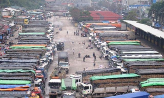 Cửa khẩu đóng mở thất thường, xuất khẩu nông sản sang Trung Quốc giảm mạnh