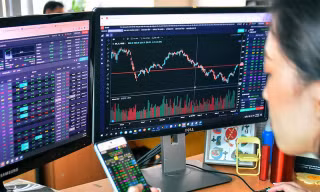 Cổ phiếu 'bắt đáy' về tài khoản, VN-Index mất đà tăng