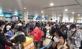 Yêu cầu báo cáo việc giá vé máy bay 'nhảy múa' dịp Tết