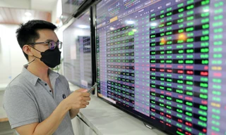 Dân chơi chứng khoán có nên chốt lời nghỉ Tết sớm?