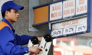 Giá xăng giữ nguyên, giá dầu giảm nhẹ