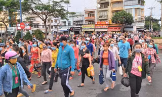 Doanh nghiệp ồ ạt cắt giảm lao động 