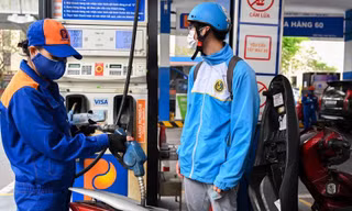 Giá xăng dầu đồng loạt giảm