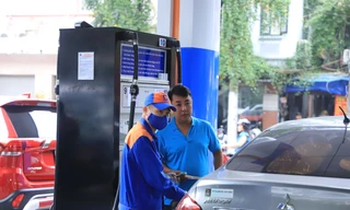 Giá xăng dầu giảm mạnh