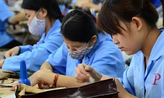 Lao động nữ đi làm vào ngày 'đèn đỏ' sẽ được hưởng thêm lương