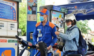 Giá xăng dầu giảm đồng loạt từ 15h chiều nay