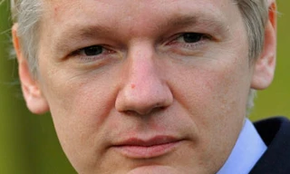 Chủ bút WikiLeaks nhận giải báo chí