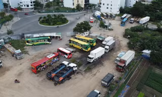 Yêu cầu xử lý bãi xe 'chui' giữa trung tâm Nha Trang