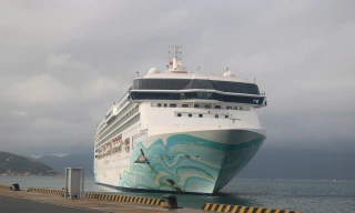 'Siêu tàu' chở hơn 1.800 khách du lịch Khánh Hòa, Ninh Thuận