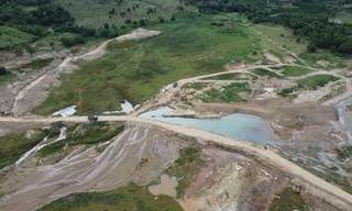 'Bát nháo' nạo vét hồ thuỷ lợi: Nhiều câu hỏi về đường đi của đất cát hồ thuỷ lợi