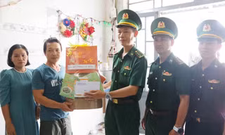 Thăm hỏi gia đình cô gái nhảy cầu ở Nha Trang