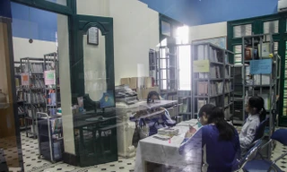 Thư viện như cái kho chứa sách, nên 'dẹp bỏ': Học sinh, giáo viên nói gì?