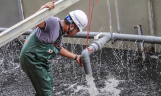 Bắt đầu xử lý bùn sông Tô Lịch thành khí CO2 bằng 'bảo bối' Nhật