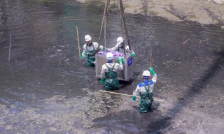 Hà Nội bắt đầu làm sạch sông Tô Lịch bằng 'bảo bối' của Nhật 