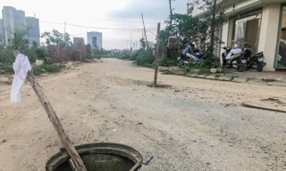 Cảnh nhếch nhác tại khu dân cư không điện, không nước ở Thủ đô