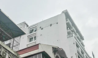 Thanh tra xây dựng lý giải cao ốc vượt tầng cạnh Hồ Gươm chậm 'cắt ngọn'