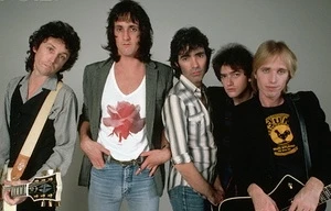 Ban nhạc rock thưởng lớn cho ai tìm ra nhạc cụ