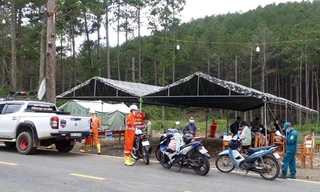 Chốt kiểm dịch hoạt động suốt ngày đêm trên quốc lộ 27