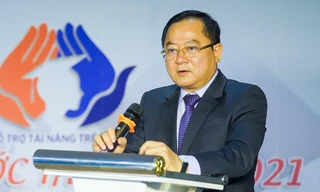 Nhà báo Lê Xuân Sơn: 'Những mầm cây mọc trên mảnh đất cằn vẫn mạnh mẽ vươn lên'