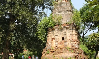 Linh thiêng tháp cổ