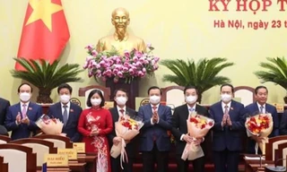 Thủ tướng phê chuẩn Chủ tịch và 6 Phó Chủ tịch thành phố Hà Nội 