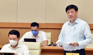 Bộ trưởng Bộ Y tế phát biểu tại phiên họp (Ảnh: Nhật Minh)