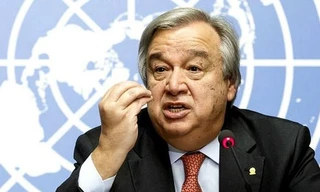 Tổng thư ký LHQ: Cấm bay vì COVID giống apartheid đi lại