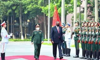 Bộ trưởng Quốc phòng Việt - Mỹ duyệt Đội danh dự Quân đội nhân dân Việt Nam, sáng 29/7