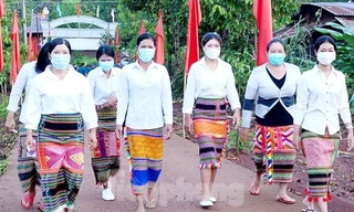 Đồng bào dân tộc thiểu số Bình Phước hoà mình vào ngày hội dân tộc